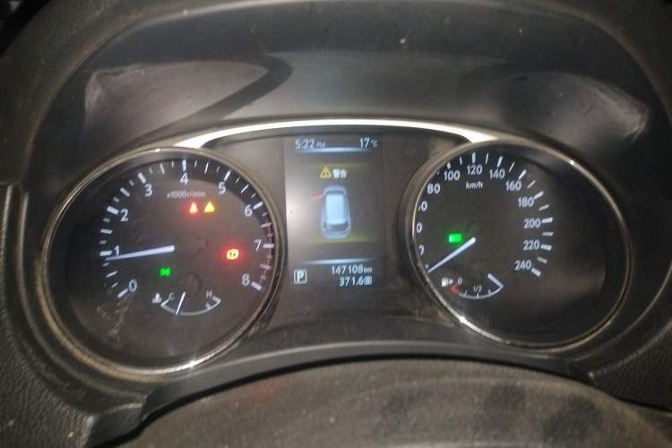 Used Nissan X-Trail 2015 2.0L CVT Comfort MAX Edition 2WD Instrument Cluster