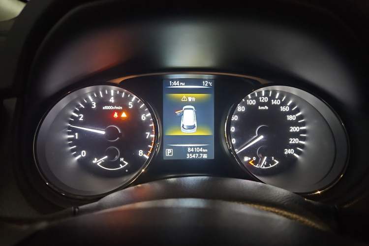 Used Nissan X-Trail 2015 2.0L CVT Comfort MAX Edition 2WD Instrument Cluster