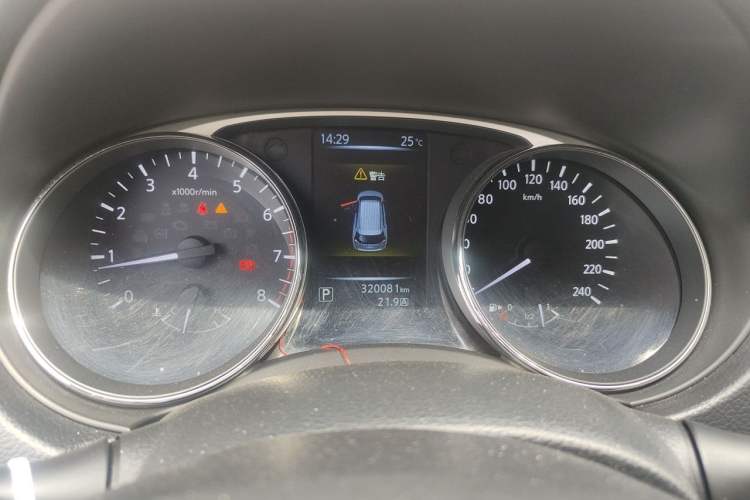 Used Nissan X-Trail 2015 2.0L CVT Comfort MAX Edition 2WD Instrument Cluster