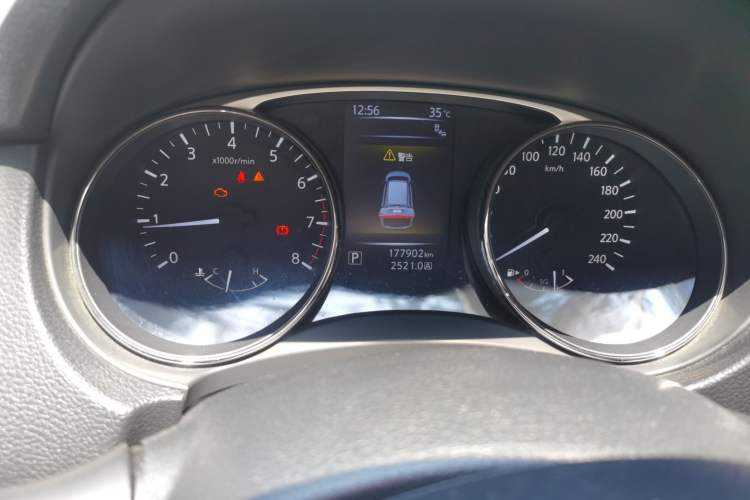 Used Nissan X-Trail 2015 2.5L CVT Leading MAX Edition 4WD Instrument Cluster