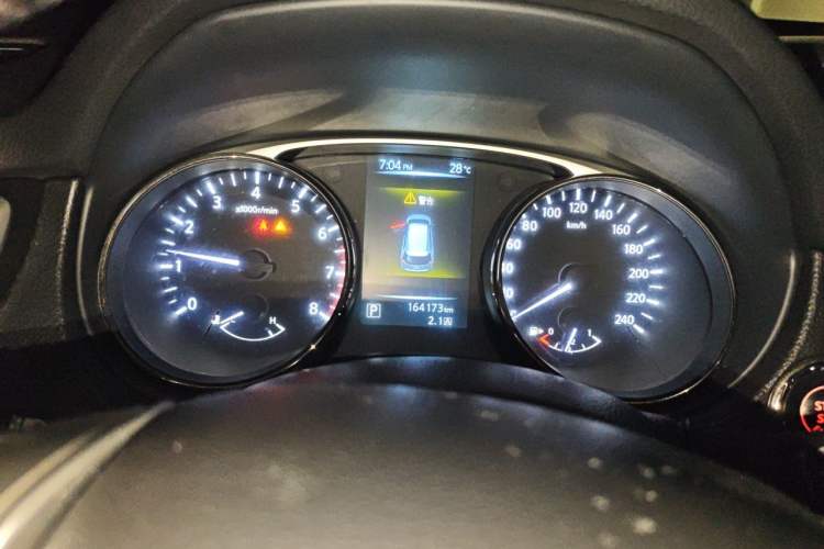 Used Nissan X-Trail 2015 2.0L CVT Comfort MAX Edition 2WD Instrument Cluster