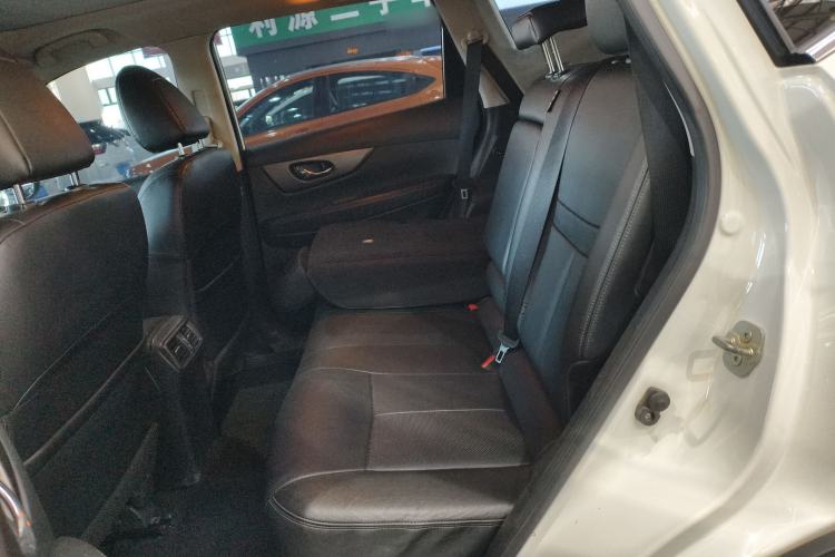 Used Nissan X-Trail 2015 2.0L CVT Comfort MAX Edition 2WD Interior 1
