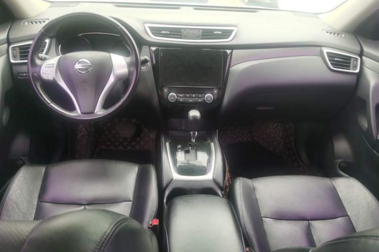 Used Nissan X-Trail 2015 2.0L CVT Comfort MAX Edition 2WD Interior 1