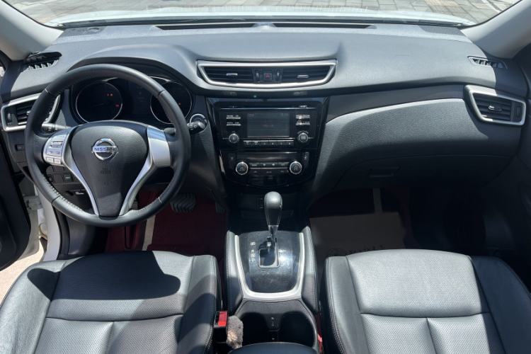 Used Nissan X-Trail 2015 2.0L CVT Comfort MAX Edition 2WD Interior 1