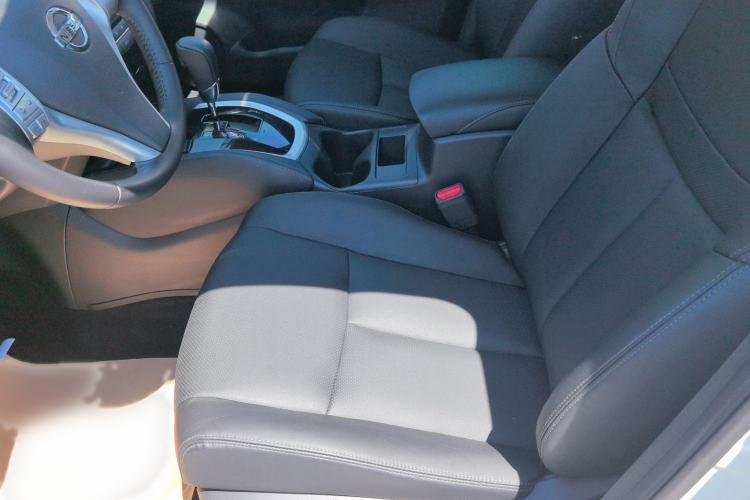 Used Nissan X-Trail 2015 2.0L CVT Comfort MAX Edition 2WD Interior 1