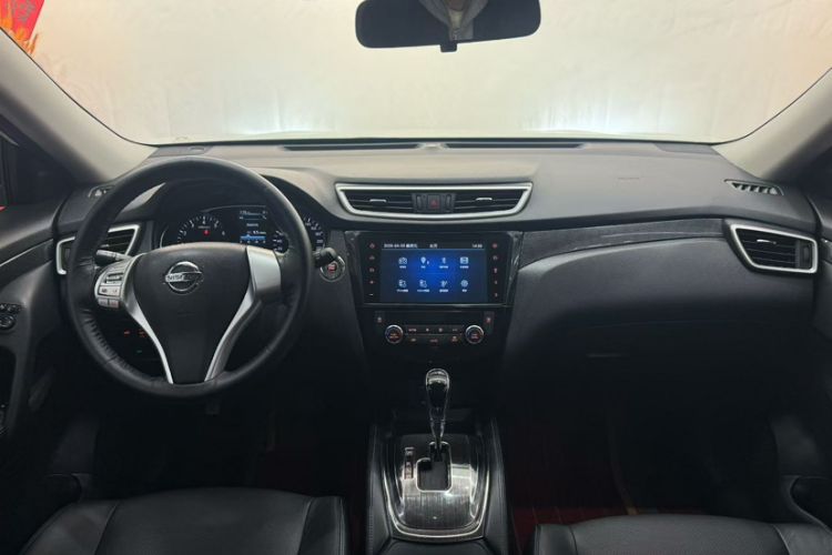 Used Nissan X-Trail 2015 2.5L CVT Leading MAX Edition 4WD Interior 1