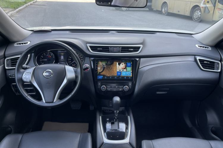 Used Nissan X-Trail 2015 2.0L CVT Comfort MAX Edition 2WD Interior 1