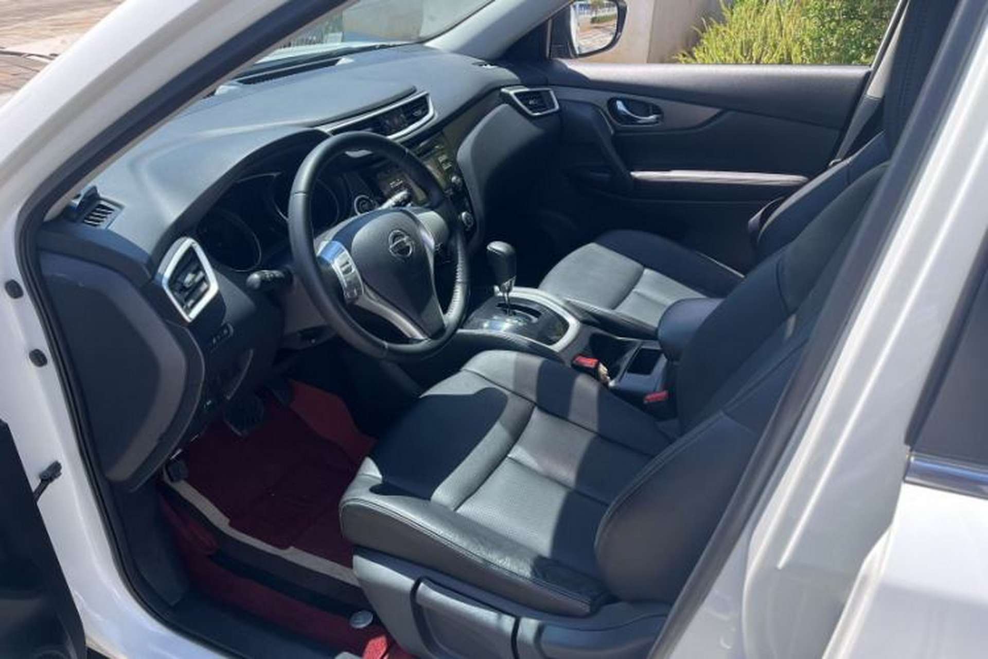 Used Nissan X-Trail 2015 2.0L CVT Comfort MAX Edition 2WD Interior 2
