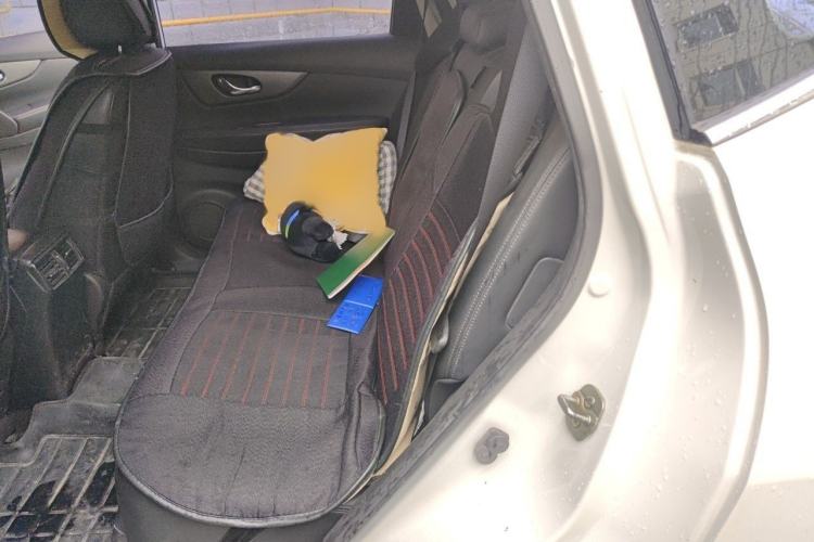 Used Nissan X-Trail 2015 2.0L CVT Comfort MAX Edition 2WD Interior 4