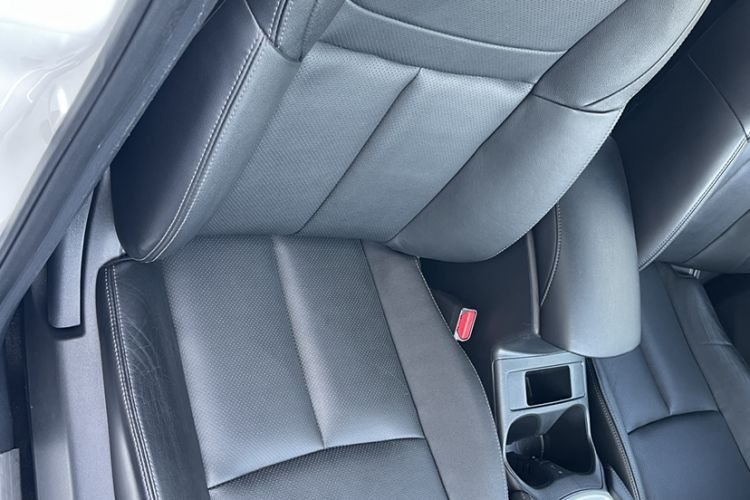 Used Nissan X-Trail 2015 2.0L CVT Comfort MAX Edition 2WD Interior 8