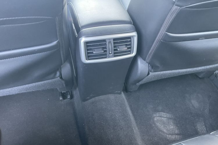 Used Nissan X-Trail 2015 2.0L CVT Comfort MAX Edition 2WD Interior 9