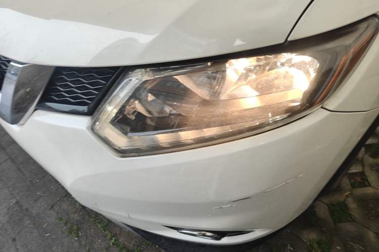 Used Nissan X-Trail 2015 2.0L CVT Comfort MAX Edition 2WD Left Front Headlight