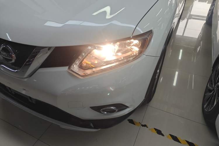 Used Nissan X-Trail 2015 2.0L CVT Comfort MAX Edition 2WD Left Front Headlight