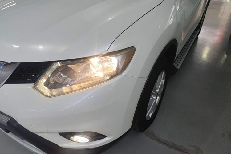Used Nissan X-Trail 2015 2.0L CVT Comfort MAX Edition 2WD Left Front Headlight