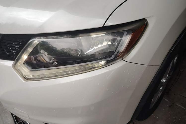 Used Nissan X-Trail 2015 2.0L CVT Comfort MAX Edition 2WD Left Front Headlight