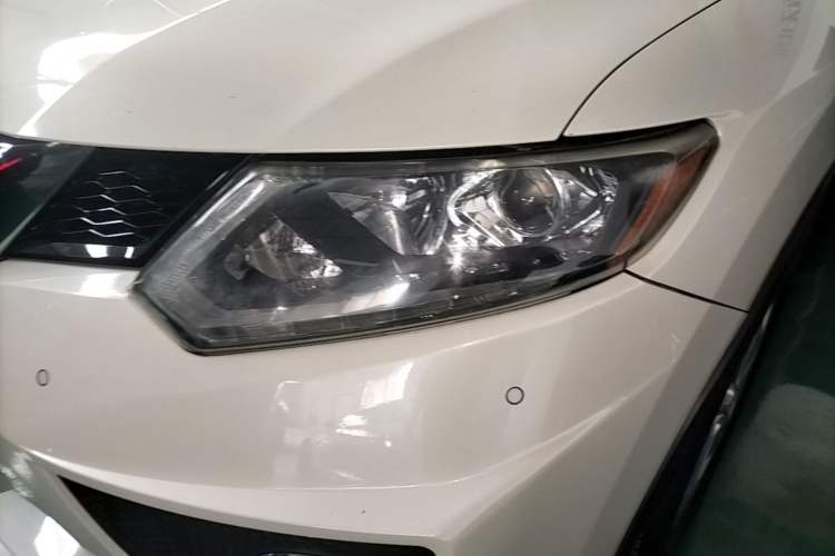 Used Nissan X-Trail 2015 2.0L CVT Comfort MAX Edition 2WD Left Front Headlight