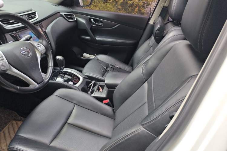 Used Nissan X-Trail 2015 2.0L CVT Comfort MAX Edition 2WD Left Front Seat