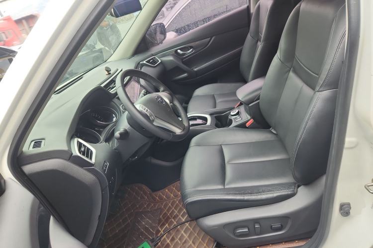 Used Nissan X-Trail 2015 2.5L CVT Leading MAX Edition 4WD Left Front Seat