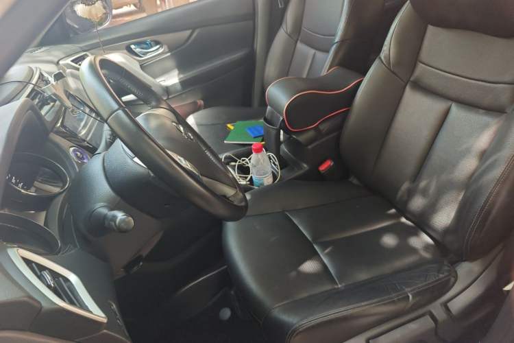Used Nissan X-Trail 2015 2.0L CVT Comfort MAX Edition 2WD Left Front Seat