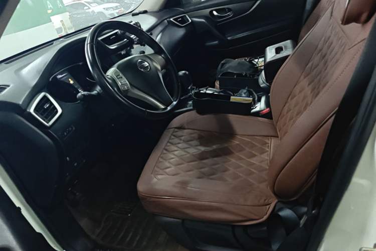Used Nissan X-Trail 2015 2.0L CVT Comfort MAX Edition 2WD Left Front Seat