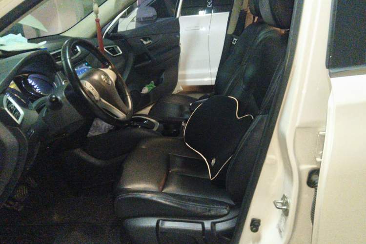 Used Nissan X-Trail 2015 2.0L CVT Comfort MAX Edition 2WD Left Front Seat