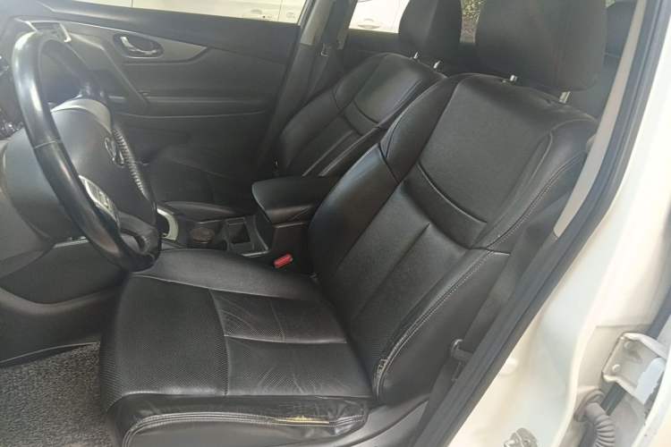 Used Nissan X-Trail 2015 2.0L CVT Comfort MAX Edition 2WD Left Front Seat