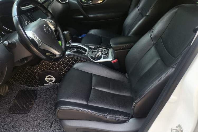 Used Nissan X-Trail 2015 2.5L CVT Leading MAX Edition 4WD Left Front Seat