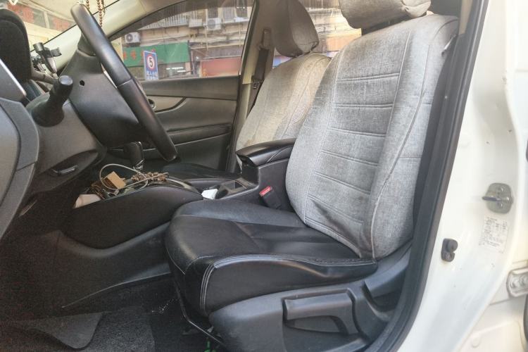 Used Nissan X-Trail 2015 2.0L CVT Comfort MAX Edition 2WD Left Front Seat