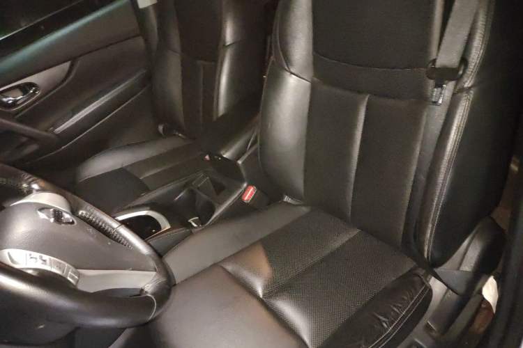 Used Nissan X-Trail 2015 2.0L CVT Comfort MAX Edition 2WD Left Front Seat