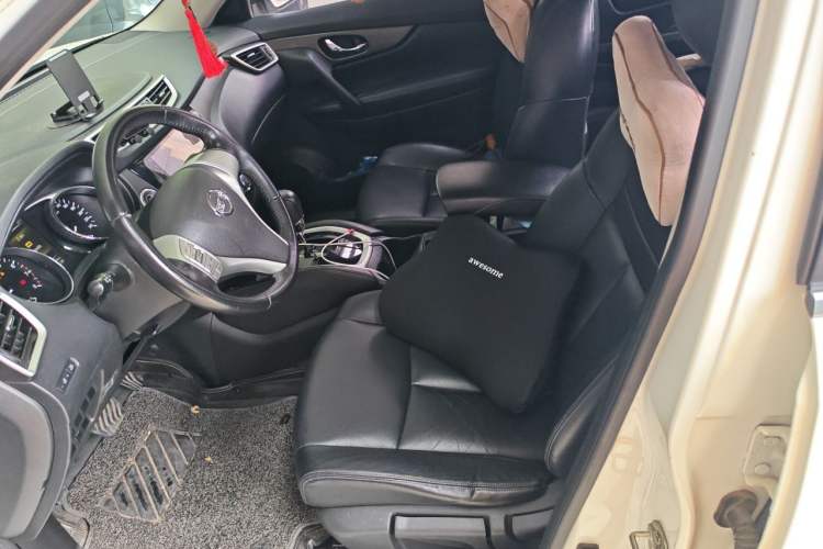 Used Nissan X-Trail 2015 2.0L CVT Comfort MAX Edition 2WD Left Front Seat