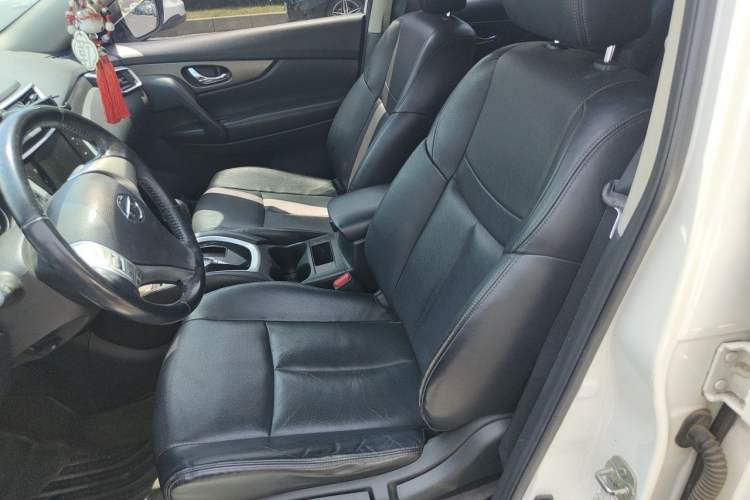 Used Nissan X-Trail 2015 2.0L CVT Comfort MAX Edition 2WD Left Front Seat