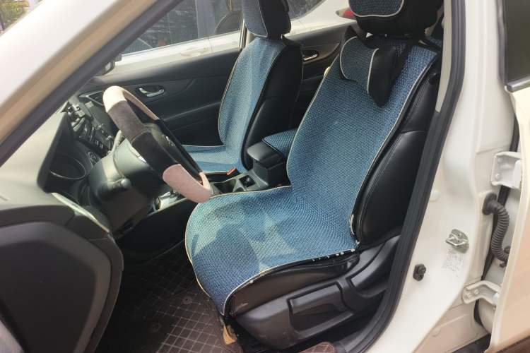 Used Nissan X-Trail 2015 2.0L CVT Comfort MAX Edition 2WD Left Front Seat