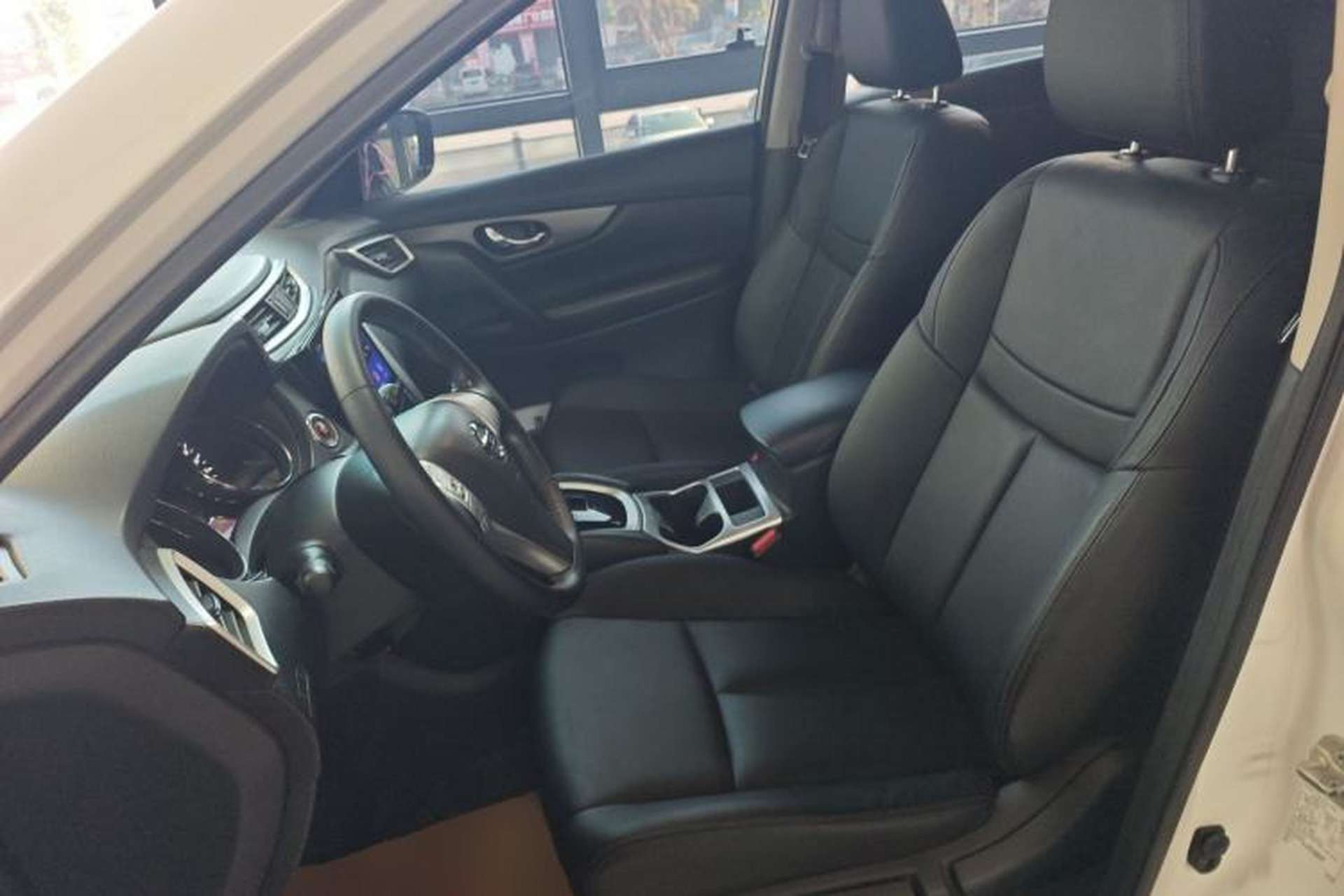 Used Nissan X-Trail 2015 2.0L CVT Comfort MAX Edition 2WD Left Front Seat