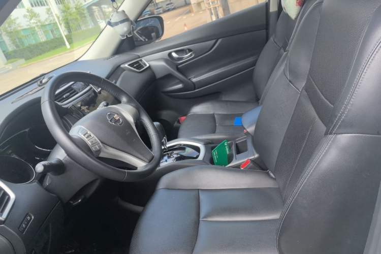 Used Nissan X-Trail 2015 2.0L CVT Comfort MAX Edition 2WD Left Front Seat