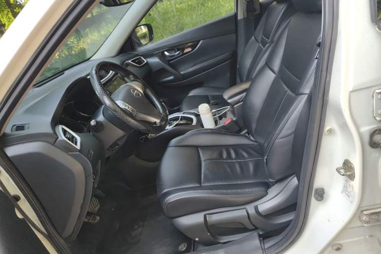 Used Nissan X-Trail 2015 2.0L CVT Comfort MAX Edition 2WD Left Front Seat