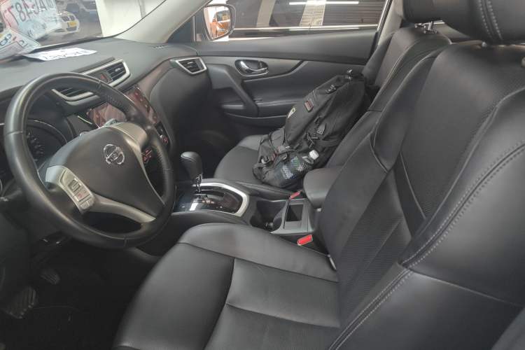 Used Nissan X-Trail 2015 2.0L CVT Comfort MAX Edition 2WD Left Front Seat