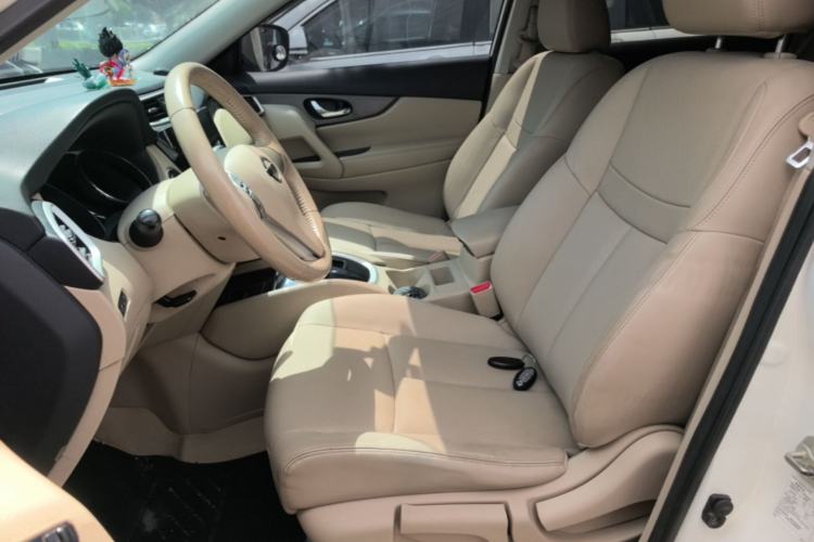 Used Nissan X-Trail 2015 2.0L CVT Comfort MAX Edition 2WD Left Front Seat