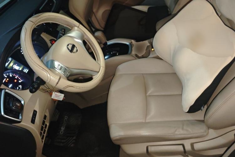 Used Nissan X-Trail 2015 2.0L CVT Comfort MAX Edition 2WD Left Front Seat