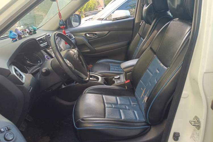 Used Nissan X-Trail 2015 2.5L CVT Leading MAX Edition 4WD Left Front Seat