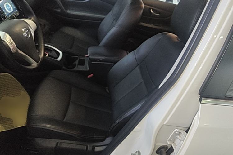 Used Nissan X-Trail 2015 2.0L CVT Comfort MAX Edition 2WD Left Front Seat