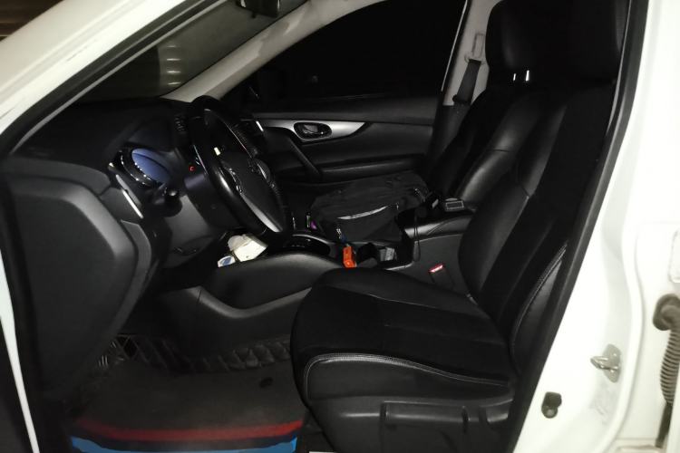 Used Nissan X-Trail 2015 2.0L CVT Comfort MAX Edition 2WD Left Front Seat