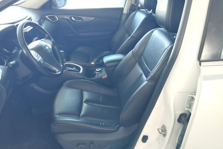 Used Nissan X-Trail 2015 2.5L CVT Leading MAX Edition 4WD Left Front Seat