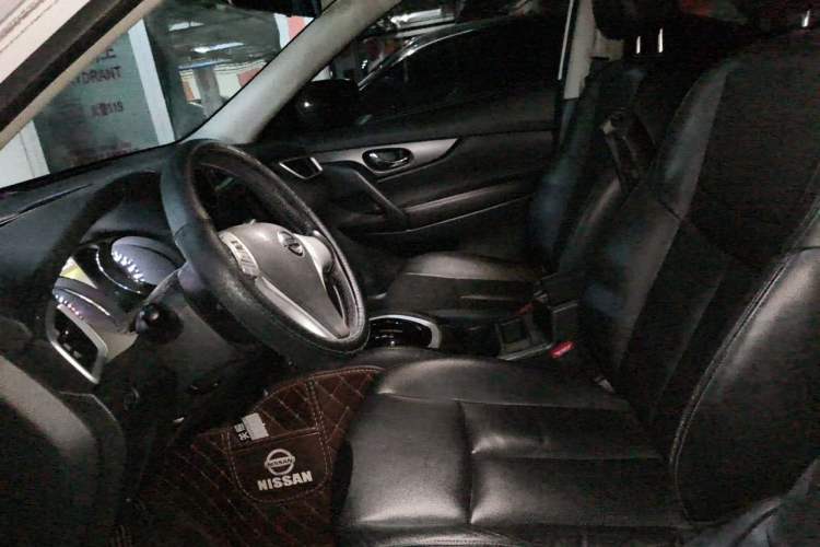 Used Nissan X-Trail 2015 2.0L CVT Comfort MAX Edition 2WD Left Front Seat