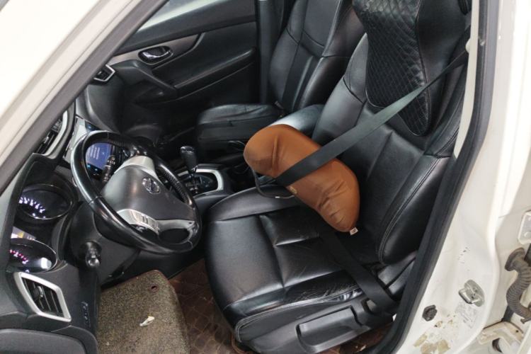 Used Nissan X-Trail 2015 2.0L CVT Comfort MAX Edition 2WD Left Front Seat