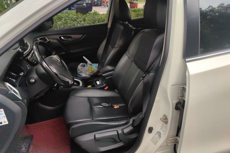 Used Nissan X-Trail 2015 2.0L CVT Comfort MAX Edition 2WD Left Front Seat