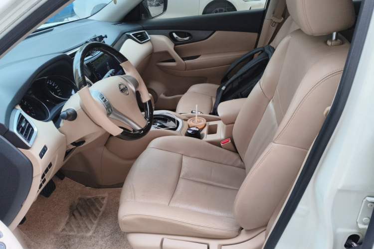 Used Nissan X-Trail 2015 2.0L CVT Comfort MAX Edition 2WD Left Front Seat