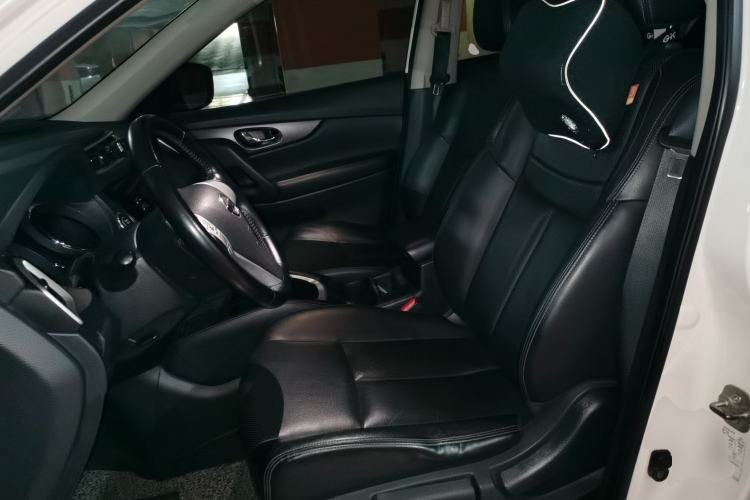 Used Nissan X-Trail 2015 2.0L CVT Comfort MAX Edition 2WD Left Front Seat
