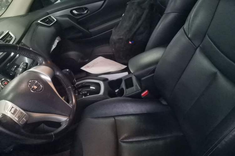 Used Nissan X-Trail 2015 2.0L CVT Comfort MAX Edition 2WD Left Front Seat
