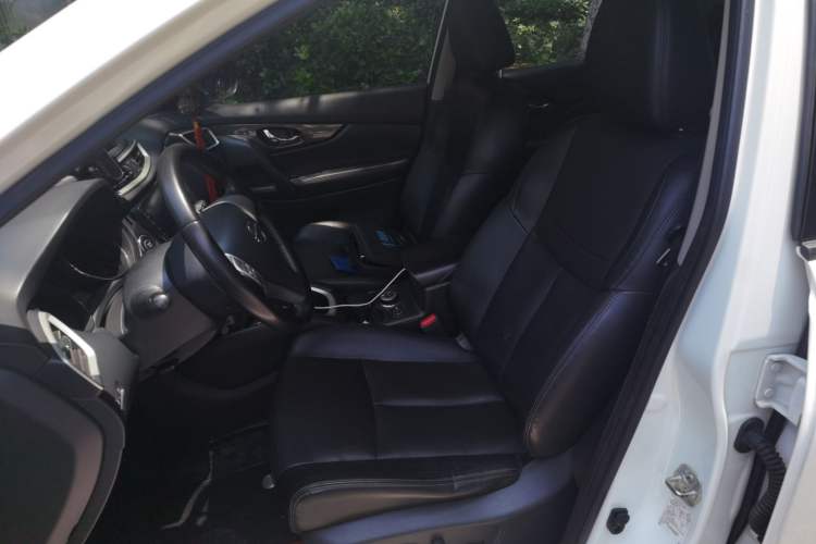 Used Nissan X-Trail 2015 2.5L CVT Leading MAX Edition 4WD Left Front Seat