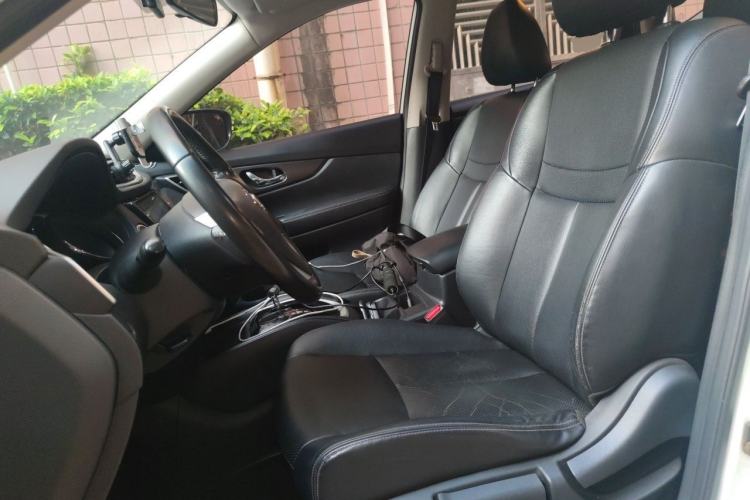 Used Nissan X-Trail 2015 2.0L CVT Comfort MAX Edition 2WD Left Front Seat